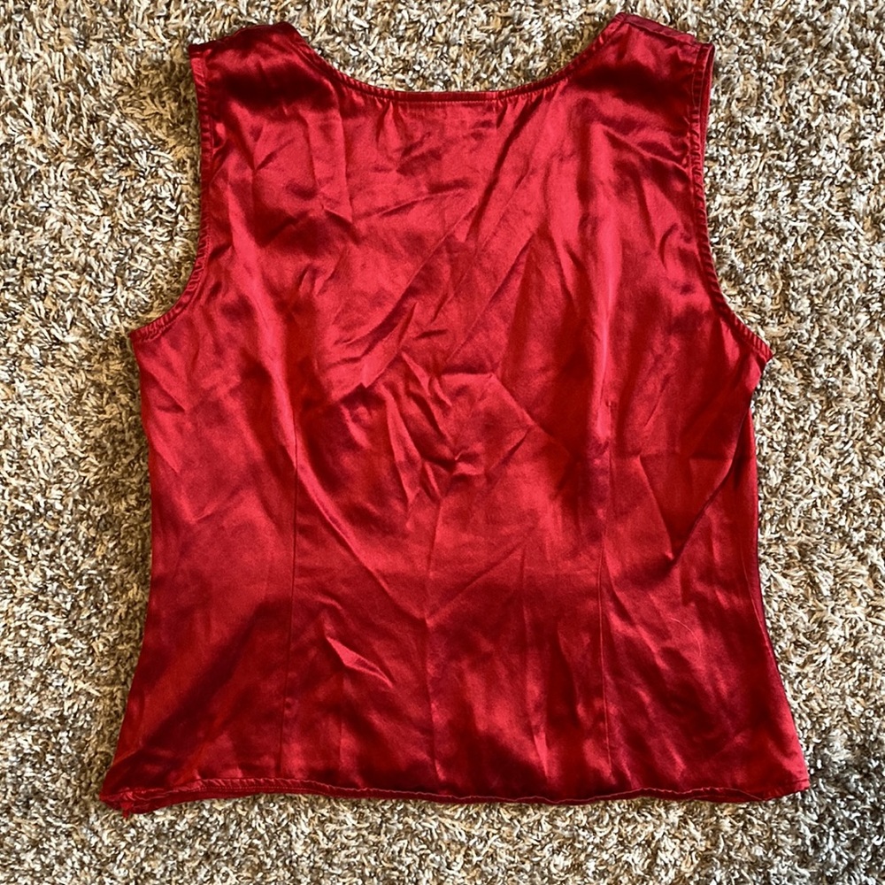 Red top - Picture 2 of 3